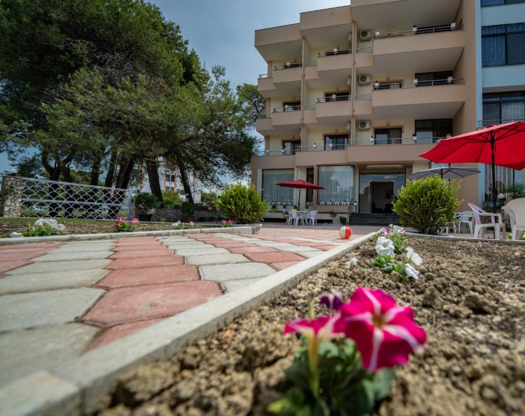 Hotel Villa Aljor Голем Экстерьер фото