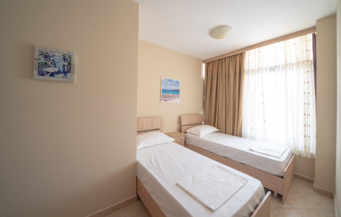 Hotel Villa Aljor Голем Экстерьер фото